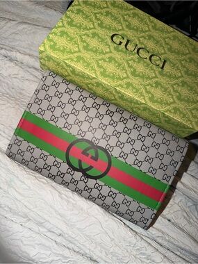 Gucci Beauty Makeup Brush set in Green